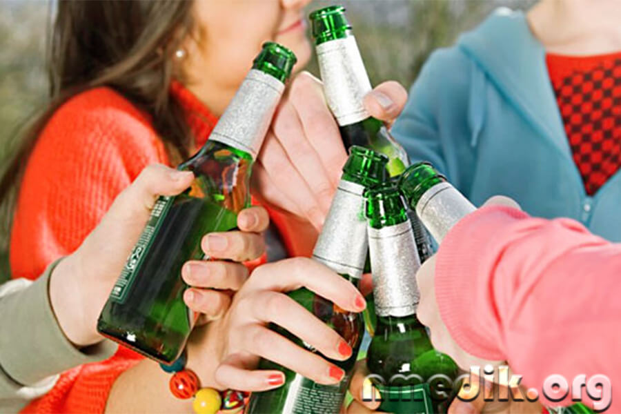 Вред алкоголя для детей и подростков