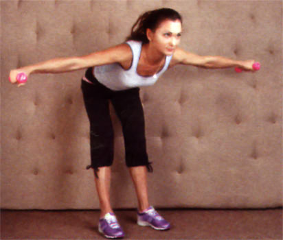 Упражнения для гибкости - наклон корпуса с разведением рук